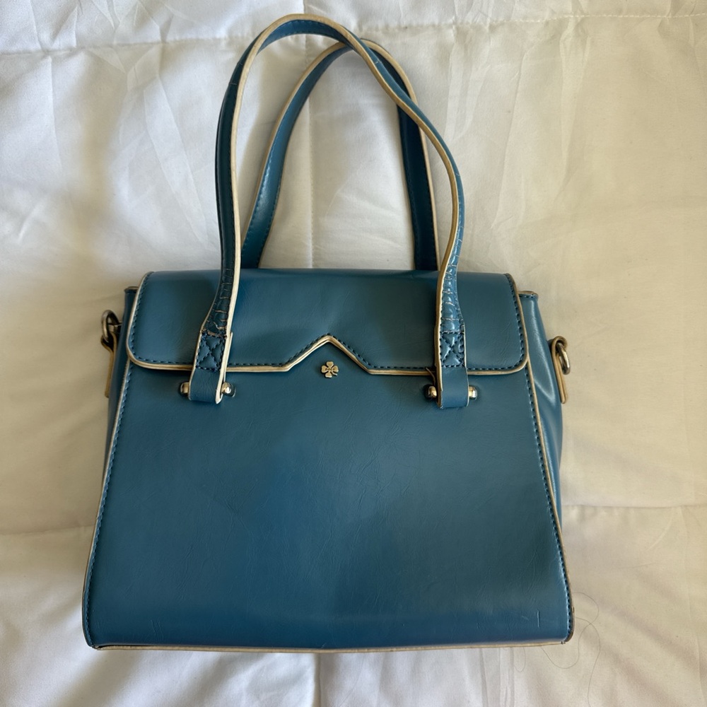 Classic Teal Leather Satchel Tote. Women’s adjustable strap that is removable